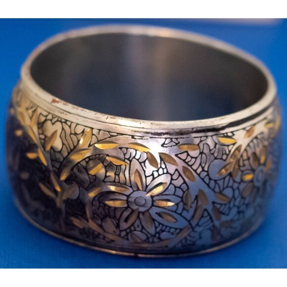 7 inch, Vintage Intricate Floral Pattern Silver Tone Bangle - DX9 - Picture 2 of 3